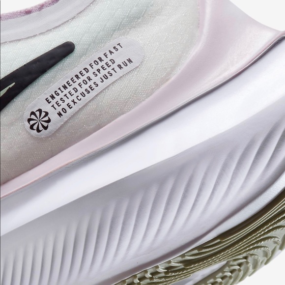 NIKE ZOOM GRAVITY WOMEN’S SHOES 💕 - Picture 9 of 12